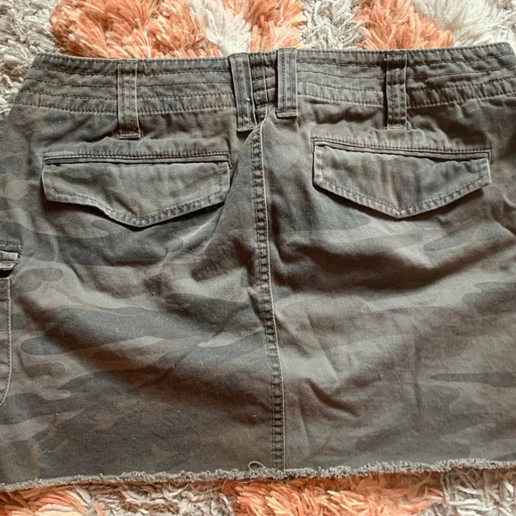 Women’s skirt - Picture 4 of 4